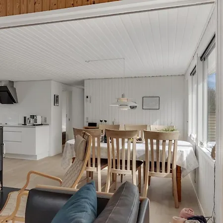 Ferienhaus 3 Bedroom Beautiful In Hals