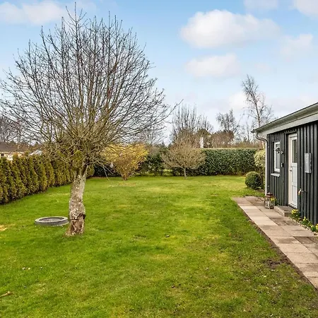 3 Bedroom Beautiful In Hals